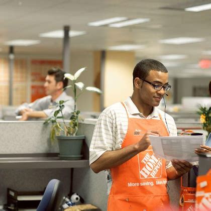 How much do The Home Depot employees make Glassdoor provides our best prediction for total pay in today's job market, along with other types of pay like cash bonuses, stock bonuses, profit sharing, sales commissions, and tips. . Home depot glassdoor